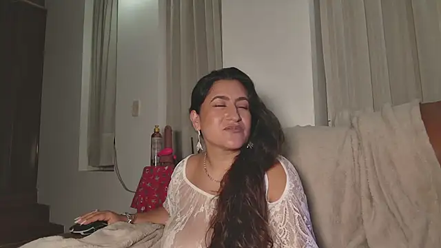 Snapshot of DeesseLuxure chatting on 18, 3, 2025 DeesseLuxure online show from 18, 3, 2025