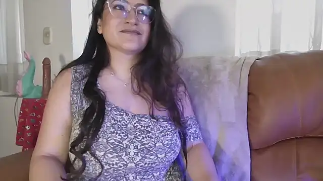 Snapshot of DeesseLuxure chatting on 17, 9, 2025 DeesseLuxure online show from 17, 9, 2025