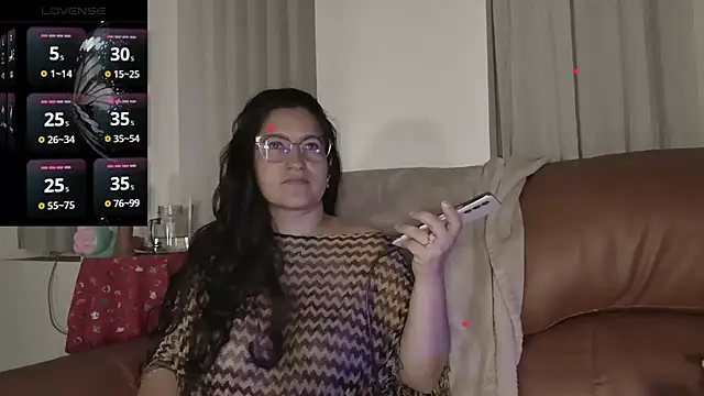 Snapshot of DeesseLuxure chatting on 27, 9, 2025 DeesseLuxure online show from 27, 9, 2025