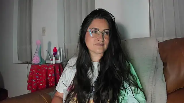 Snapshot of DeesseLuxure chatting on 16, 11, 2025 DeesseLuxure online show from 16, 11, 2025