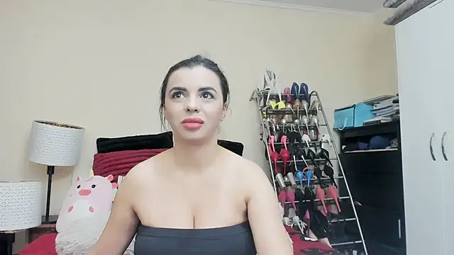 juliahayessxx online show from 13, 2, 2025