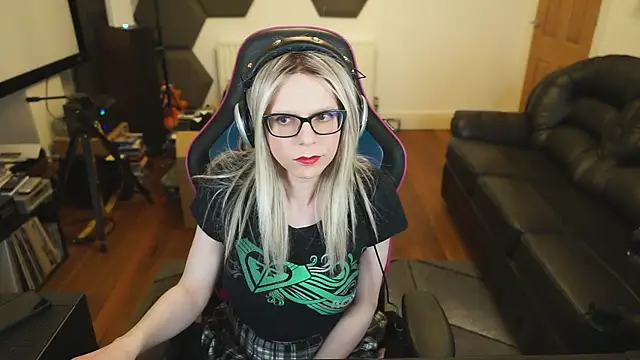 Snapshot of KelseyCobalt chatting on 6, 2, 2025 KelseyCobalt online show from 6, 2, 2025