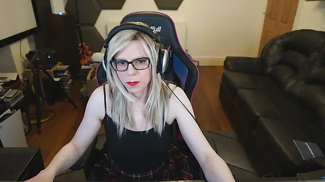 Snapshot of KelseyCobalt chatting on 13, 2, 2025 KelseyCobalt online show from 13, 2, 2025