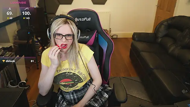 Snapshot of KelseyCobalt chatting on 12, 3, 2025 KelseyCobalt online show from 12, 3, 2025