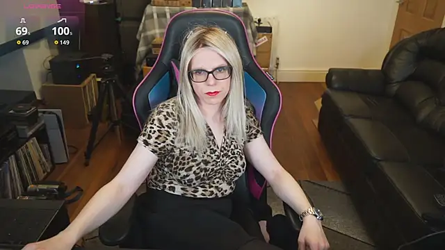 Snapshot of KelseyCobalt chatting on 9, 10, 2025 KelseyCobalt online show from 9, 10, 2025