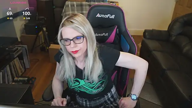 Snapshot of KelseyCobalt chatting on 19, 10, 2025 KelseyCobalt online show from 19, 10, 2025