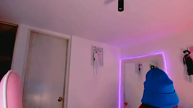 Snapshot of dulce_doll1 chatting on 25, 10, 2025 dulce doll1 online show from 25, 10, 2025