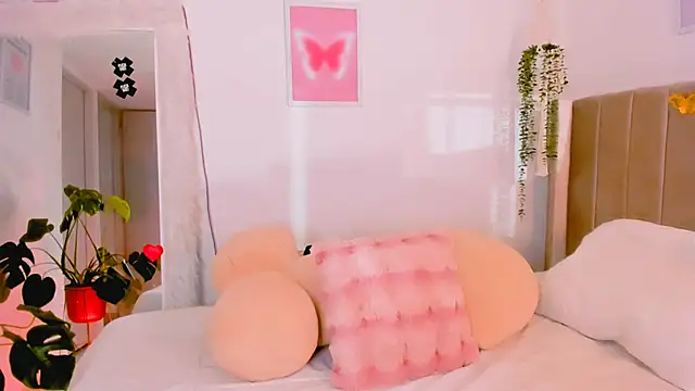 Snapshot of dulce_doll1 chatting on 22, 11, 2025 dulce doll1 online show from 22, 11, 2025