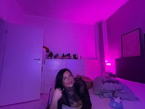 Snapshot of _MelinaCurves_ chatting on 25, 1, 2025 MelinaCurves online show from 25, 1, 2025