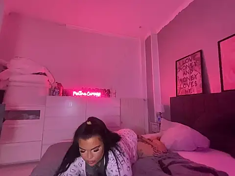 Snapshot of _MelinaCurves_ chatting on 5, 2, 2025 MelinaCurves online show from 5, 2, 2025