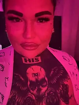 Snapshot of _MelinaCurves_ chatting on 11, 3, 2025 MelinaCurves online show from 11, 3, 2025