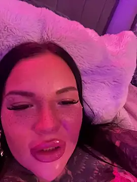 Snapshot of _MelinaCurves_ chatting on 14, 9, 2025 MelinaCurves online show from 14, 9, 2025