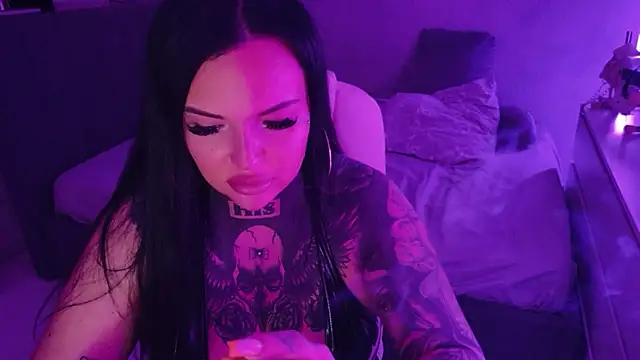 Snapshot of _MelinaCurves_ chatting on 7, 6, 2026 MelinaCurves online show from 7, 6, 2026