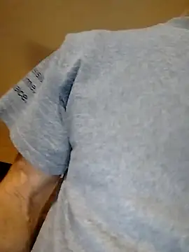 Snapshot of Biknight chatting on 8, 11, 2025 Biknight online show from 8, 11, 2025