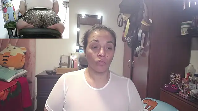 zoe hotxxx online show from 20, 4, 2026