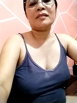  wetty kitty  online show from 4, 4, 2026