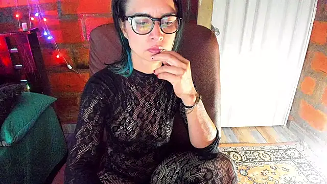 BrianaGarner online show from 21, 4, 2026