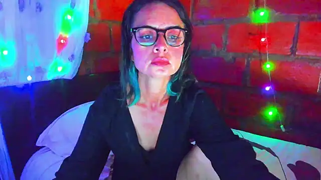 BrianaGarner online show from 17, 5, 2026
