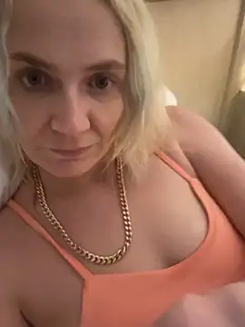 SugarTits199869 online show from 10, 10, 2025