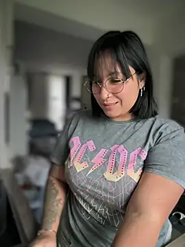 DannaaMeliza online show from 5, 1, 2025