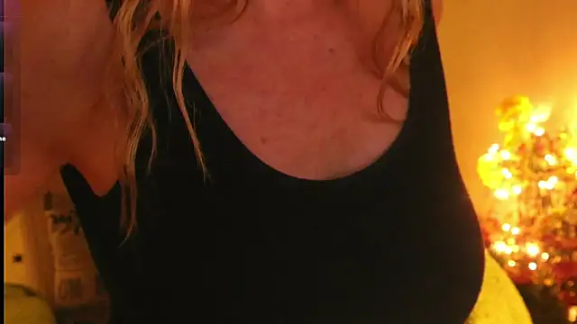 Kishaxxx online show from 1, 2, 2025