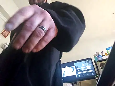 Snapshot of UncutHammer69 chatting on 5, 1, 2026 UncutHammer69 online show from 5, 1, 2026