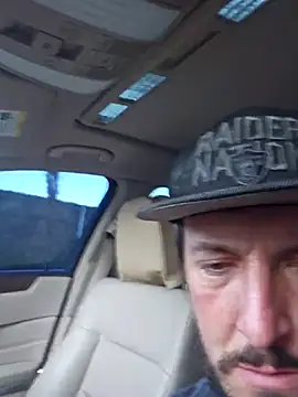 Snapshot of UncutHammer69 chatting on 4, 2, 2026 UncutHammer69 online show from 4, 2, 2026