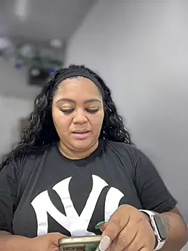 yanza2002 online show from 17, 12, 2024