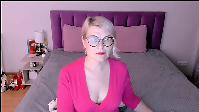 sabrinamacmarren online show from 3, 12, 2025