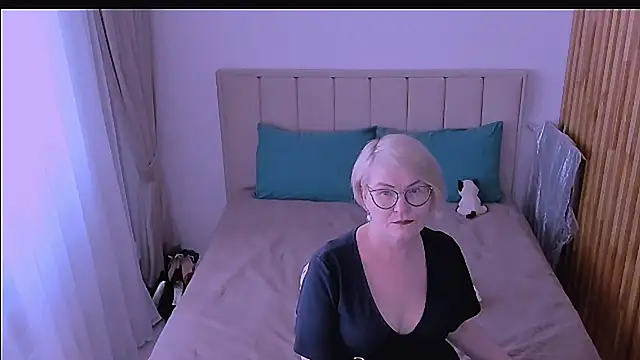 sabrinamacmarren online show from 21, 4, 2026