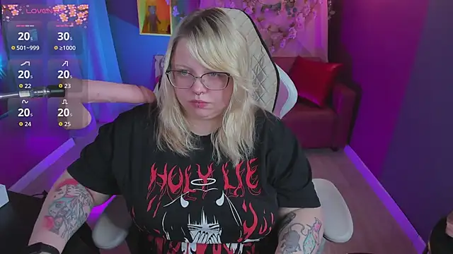 Yoki Shizuko online show from 23, 4, 2026