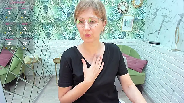 Snapshot of Paris_Cherry chatting on 20, 12, 2025 Paris Cherry online show from 20, 12, 2025