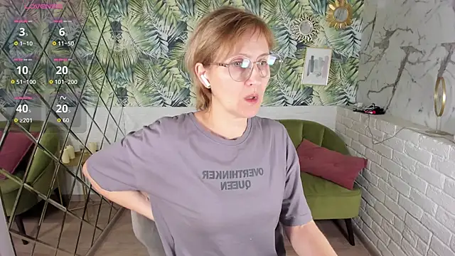 Snapshot of Paris_Cherry chatting on 21, 12, 2025 Paris Cherry online show from 21, 12, 2025