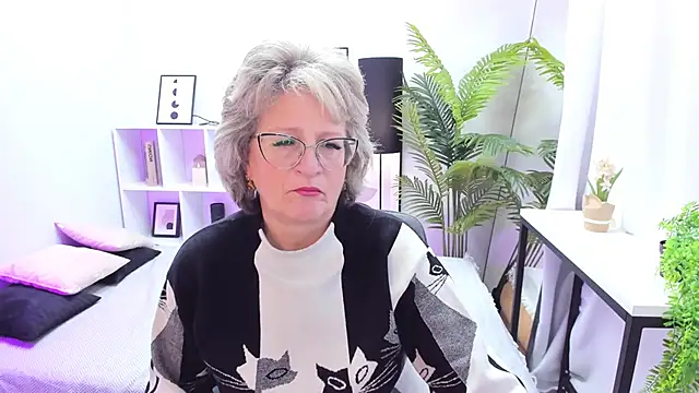 EvelynJoyful online show from 24, 10, 2025