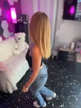 AnastasiaAniess online show from 28, 10, 2025