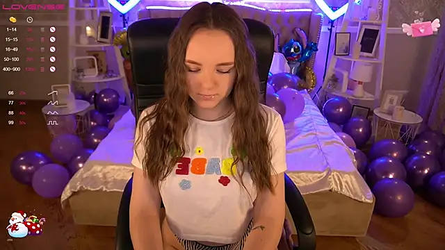 Snapshot of FoxyShy chatting on 12, 1, 2025 FoxyShy online show from 12, 1, 2025