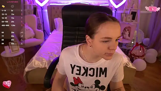 Snapshot of FoxyShy chatting on 5, 3, 2025 FoxyShy online show from 5, 3, 2025