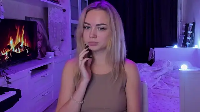 MaryDreaminess online show from 11, 10, 2025