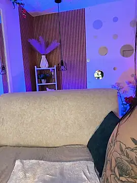 Tattooed spittingdoll online show from 2, 12, 2025