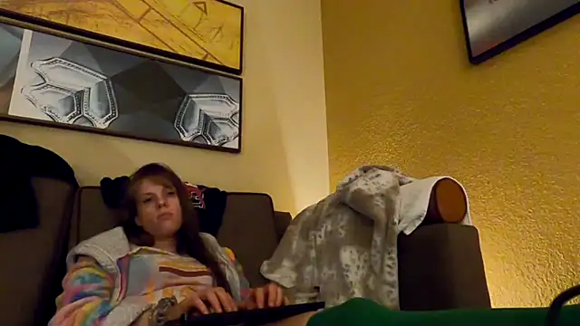 Snapshot of TheDaisyChaos chatting on 16, 12, 2024 TheDaisyChaos online show from 16, 12, 2024