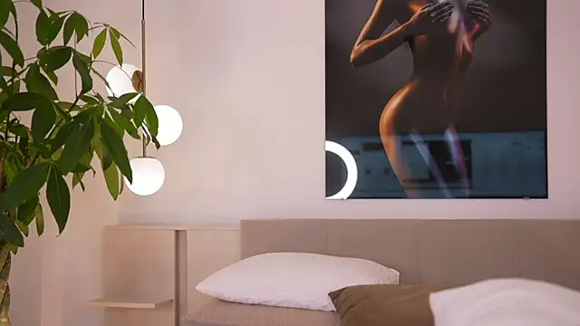 Snapshot of DoviaClaire chatting on 10, 11, 2025 DoviaClaire online show from 10, 11, 2025