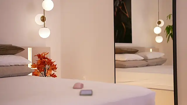 Snapshot of DoviaClaire chatting on 17, 11, 2025 DoviaClaire online show from 17, 11, 2025