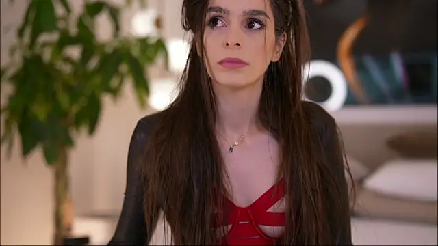 Snapshot of DoviaClaire chatting on 23, 11, 2025 DoviaClaire online show from 23, 11, 2025