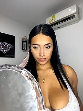 Shantal Lovee online show from 16, 9, 2025