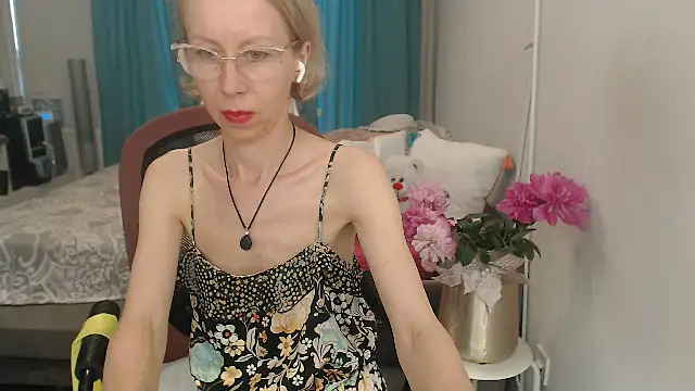 LuxuryNika online show from 11, 6, 2026