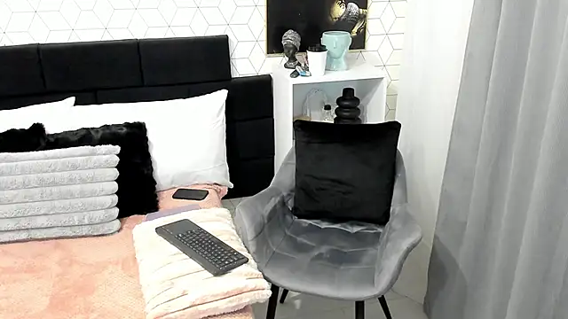 Snapshot of Heidix chatting on 12, 2, 2025 Heidix online show from 12, 2, 2025