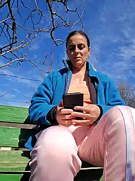 IsabelleCraft online show from 7, 3, 2025