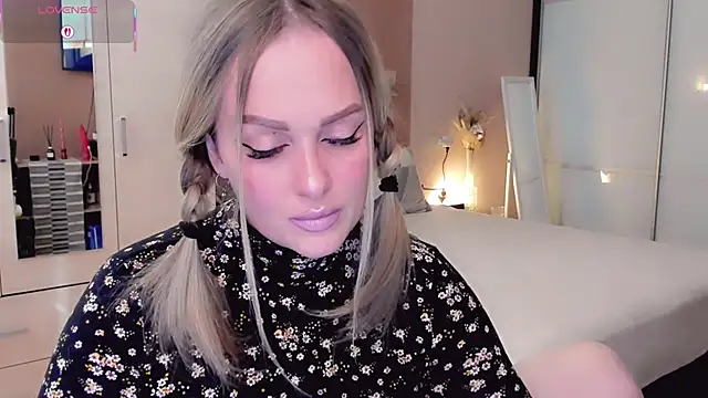 Libby Nora online show from 22, 4, 2026