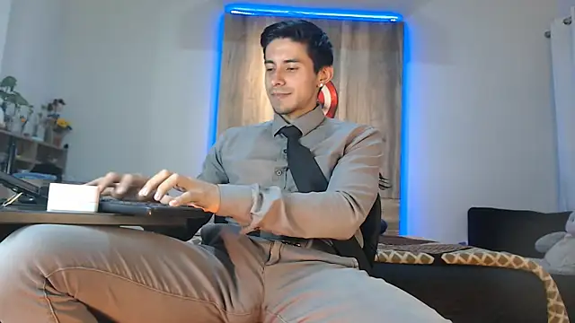 Andrew 4  online show from 23, 9, 2025