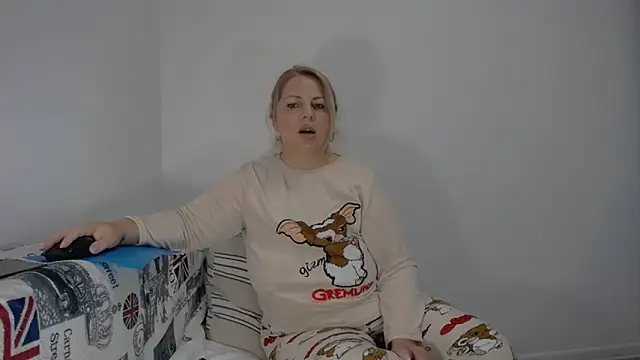 erikaerika online show from 28, 9, 2025